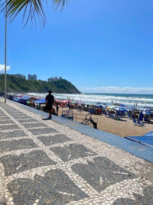 Апартаменты Praia Do Tombo Гуаружа Экстерьер фото